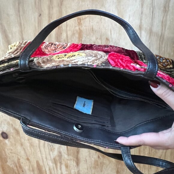 Santi Purse - Picture 5 of 5